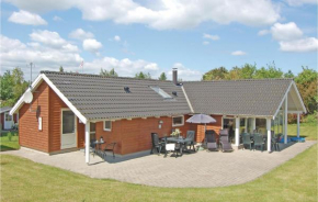 Cozy Home In Bogø By With Wifi Bogø By